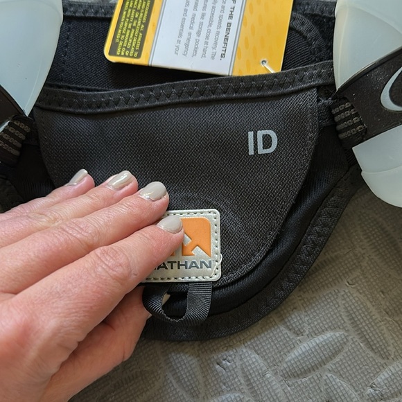 Nathan Black Dual Bottle Hydration Belt size medium - Picture 4 of 9